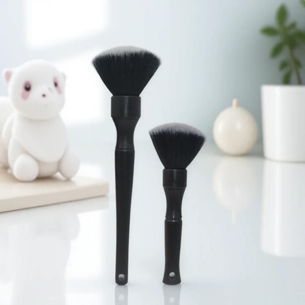 Ultra Soft Synthetic Bristles Detail Brush Car Interior Dash Dusting Brush Automatic Cleaning Tool