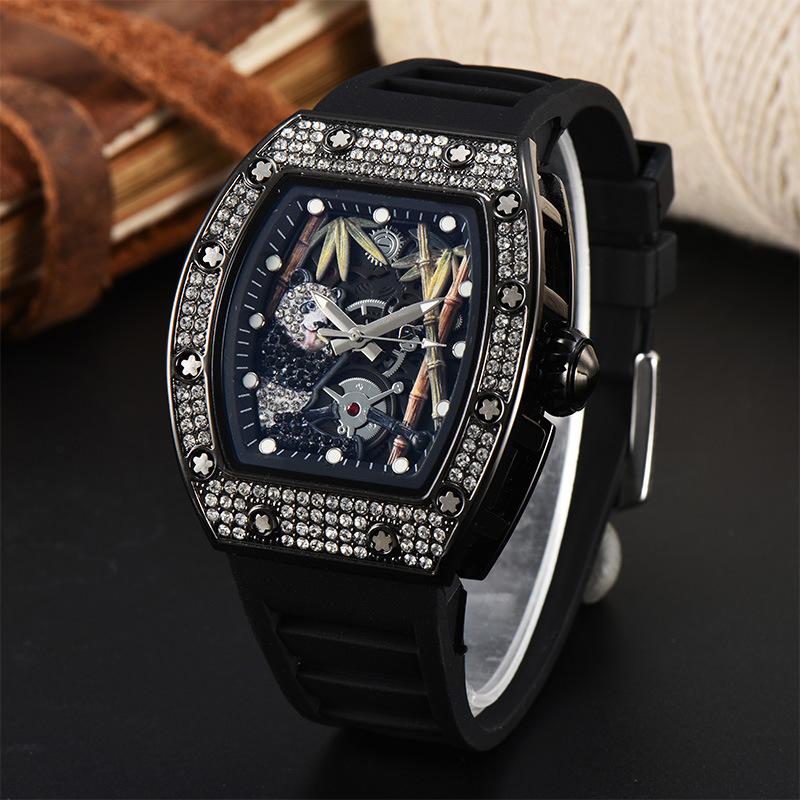 25 New Diamond Quartz Watch Panda Bamboo Hollow Dial Fashion Sports Quartz Watch