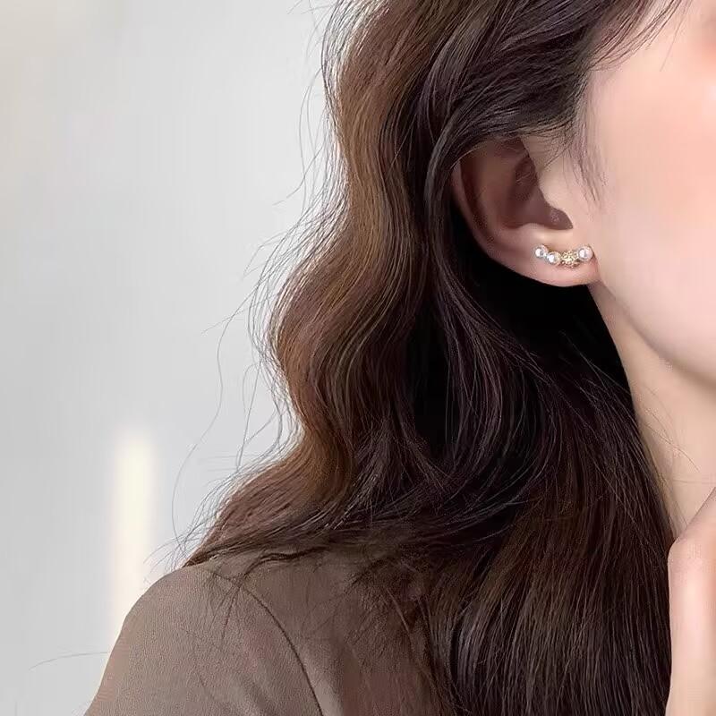 Luxury-luxurious Single-line Arc-shaped Stud Earrings for Women, Round Ball-shaped Elegant Earrings, High-end Jewelry
