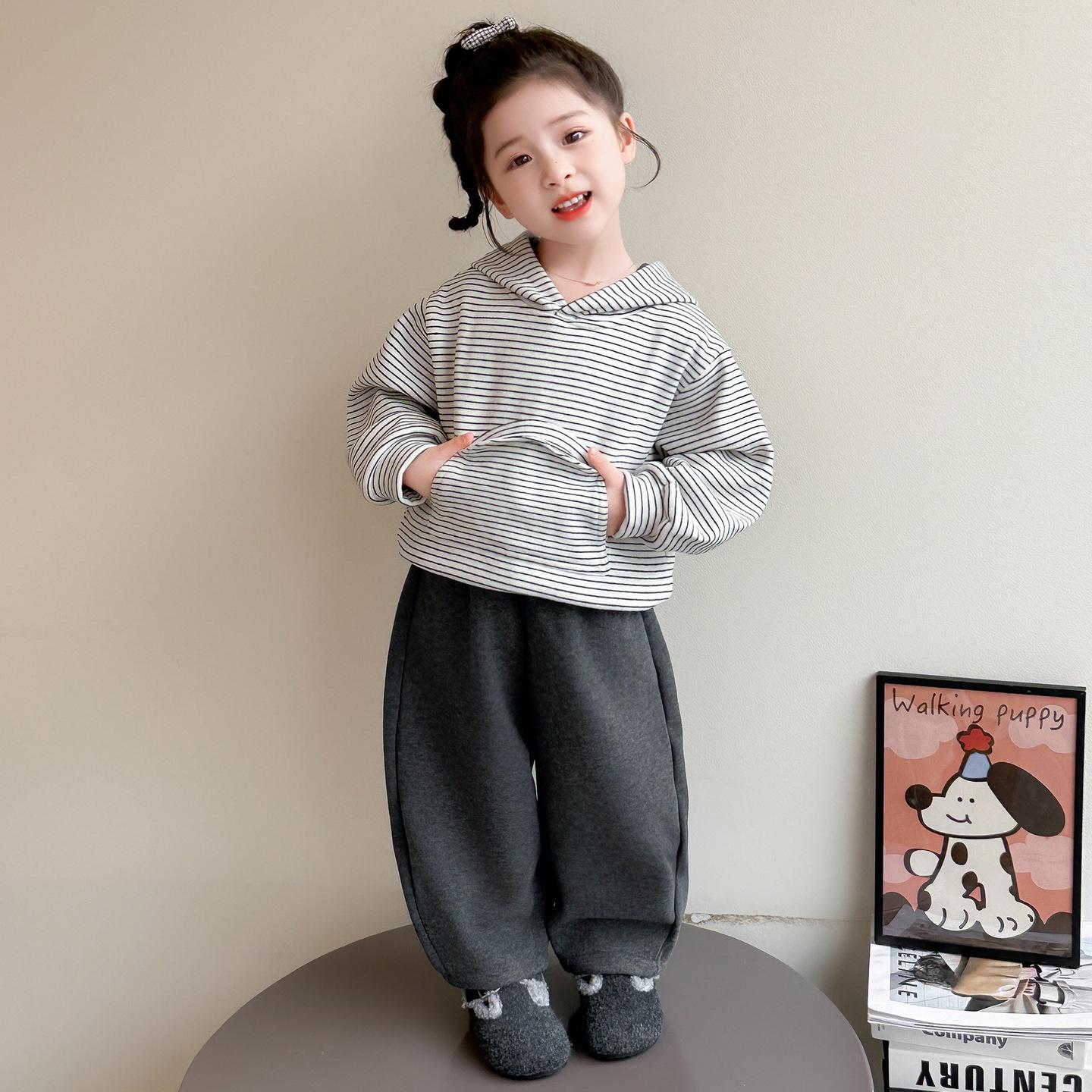 

2025 New Girls Thick Fleece Sweatshirt Set – Autumn/Winter Two-Piece for Baby Girls 130 cm грязно-белый