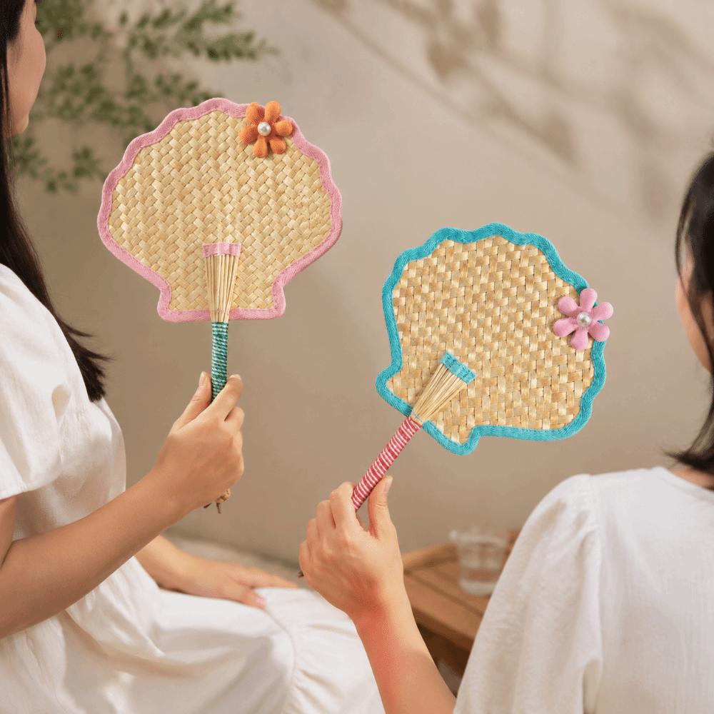 Shell-shaped Hand-Woven Fan Cute with Hanging Hoop Decorative Handheld Fans Natural Eco-Friendly Hand Braided Fan Home Decor