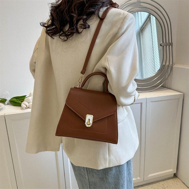 Chic Autumn Women's Shoulder Bag Versatile Crossbody Small Square Design