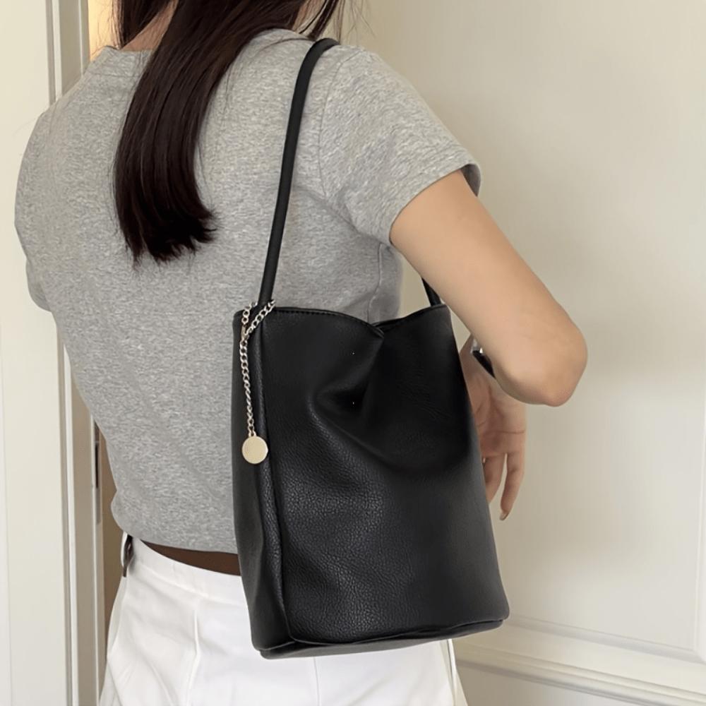 Handmade Tote Bag Ladies Retro Soft Portable Handbag Large Capacity Bucket Bag Shoulder Strap and Wallet Suitable for Casual Outings, Banquets
