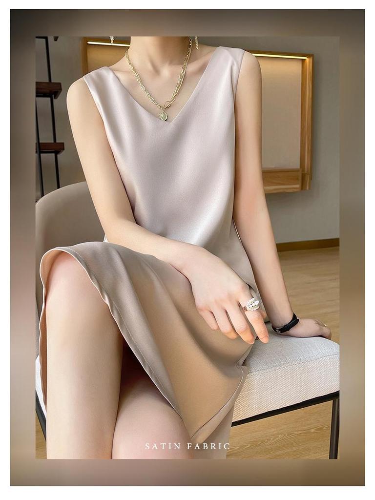 Czarna Satynowa Sukienka Slipowa Bez Rękawów w Linii A – Damska Letnia Długość Nad Kolano