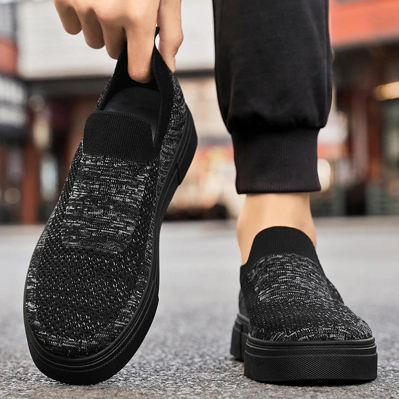 Flat Shoes Men Black Sliding in Sports Shoes Lightweight and Breathable Mesh Casual Shoes Comfortable Outdoor Walking in Summer
