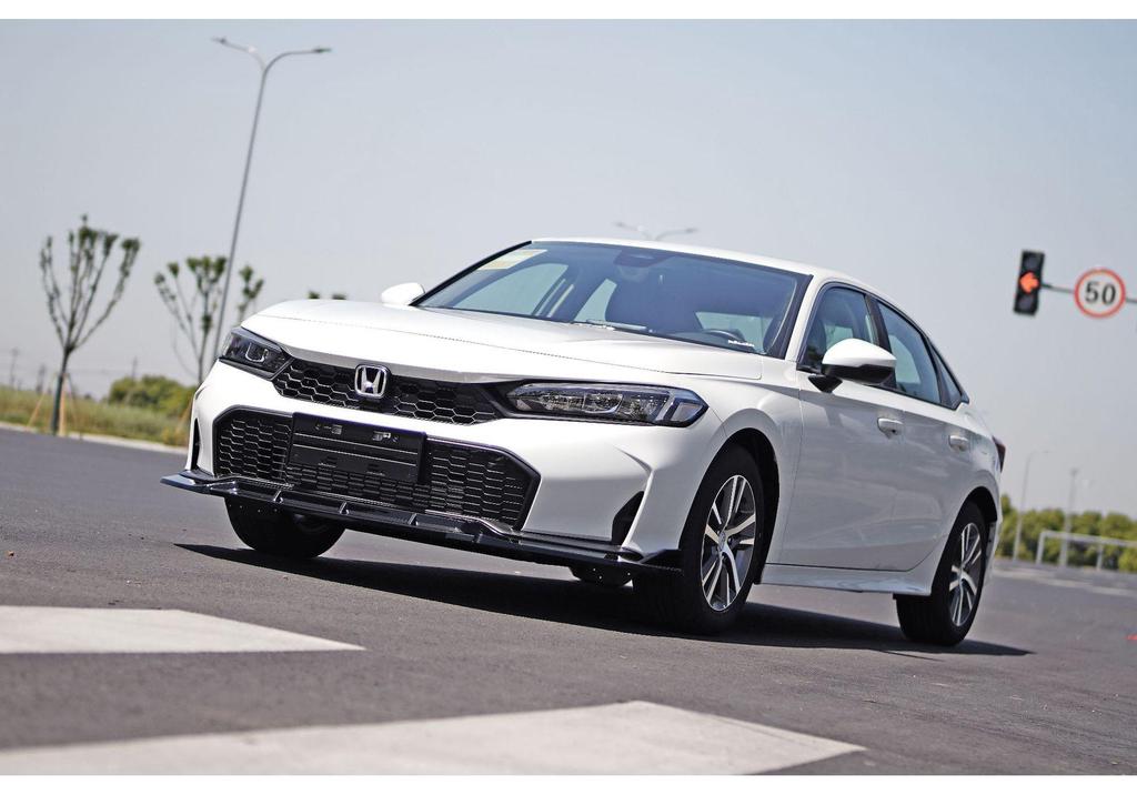 2025 Civic 11.5th Gen Front Lip: No-Drill, Non-Destructive, Three-Section Installation.