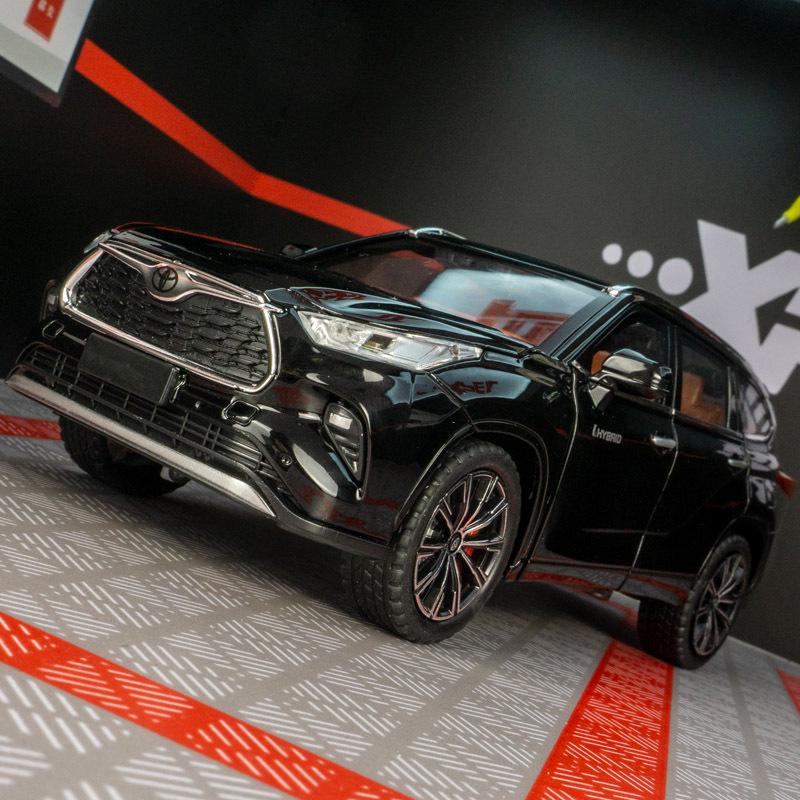 

Jinlifang Alloy SUV Model 1901-260: Children s Pull-back Sound & Light Toy Car Ornament. белый