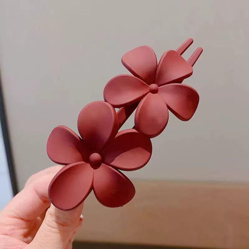 High-End Matte Flower Duckbill Hair Clip for Elegant Updos