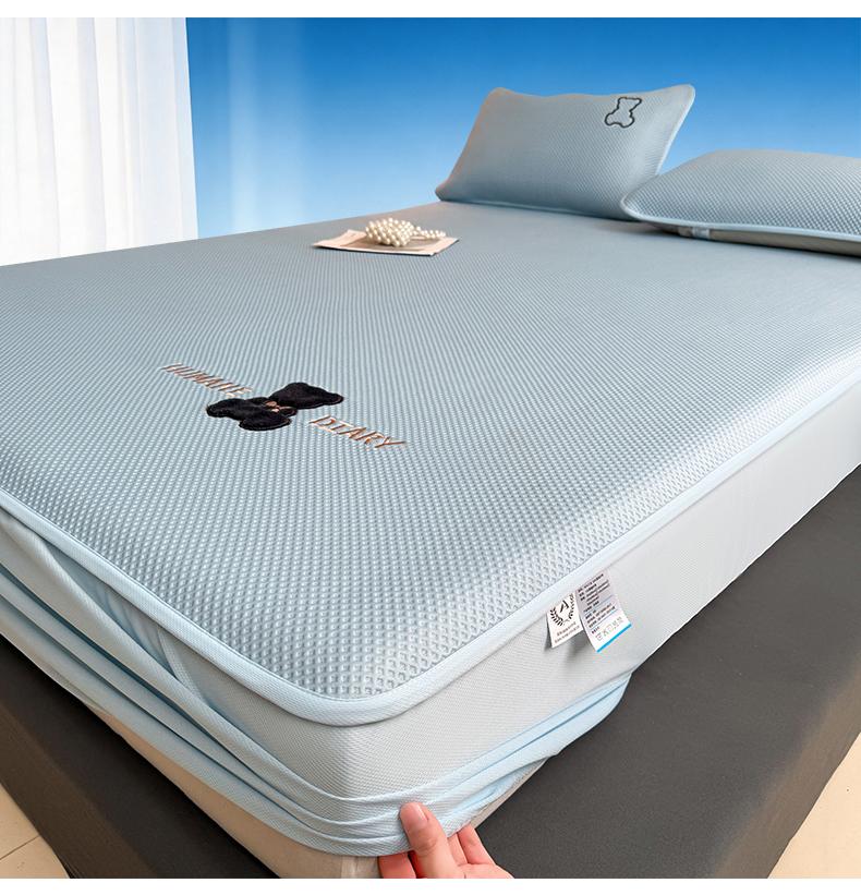 A-class Medium Molecular Weight PE Embroidered Cooling Mat Three Piece Set Summer Washable Cool Feeling Bean Ice Silk Mat Bed Cover