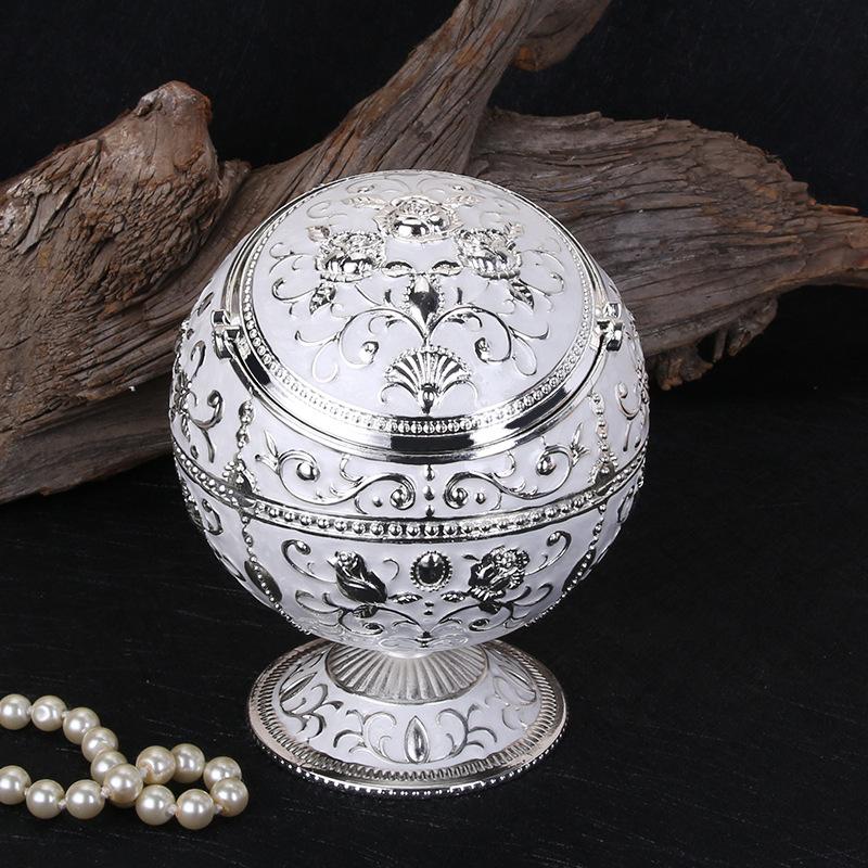Multifunctional creative ashtray with lid European ashtray living room metal living room KTV office home with lid