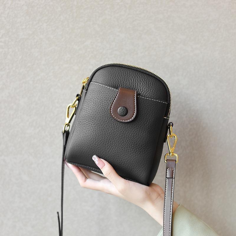 

New first-layer cowhide mini bag, messenger bag, genuine leather mobile phone bag, multi-mezzanine shoulder bag чорний
