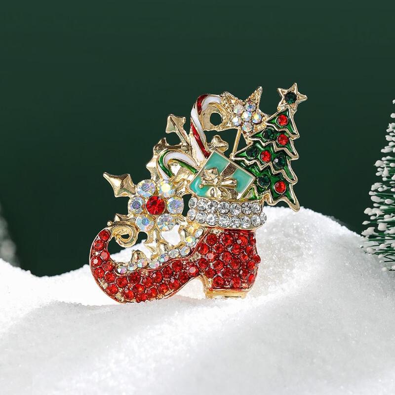 

Fumede Christmas Tree Brooch Set