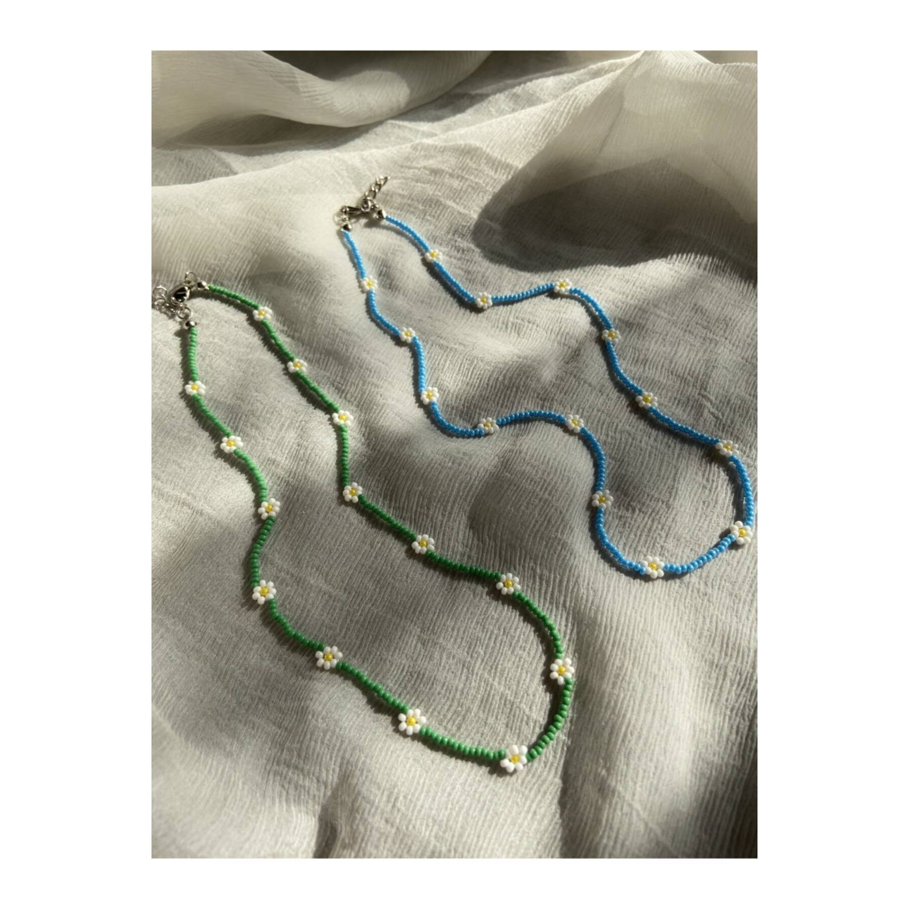 

Blue And Green Beaded 2 Piece Daisy Necklace
