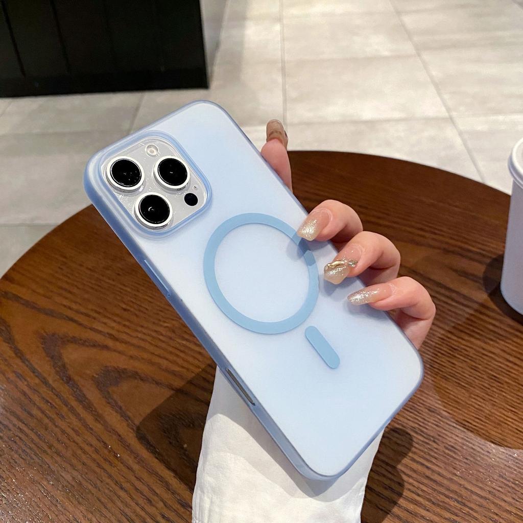 Applicable to Apple 17promax mobile phone case 16pro matte hard case iPhone14/15 magnetic suction wholesale 13