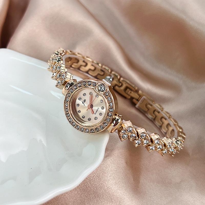 Relógios Femininos Marcas de Luxo Leve Nicho Exquisitos Pulseiras Compactas Pulseiras de Liga de Alta Qualidade Relógios de Quartzo da Moda para Estudantes