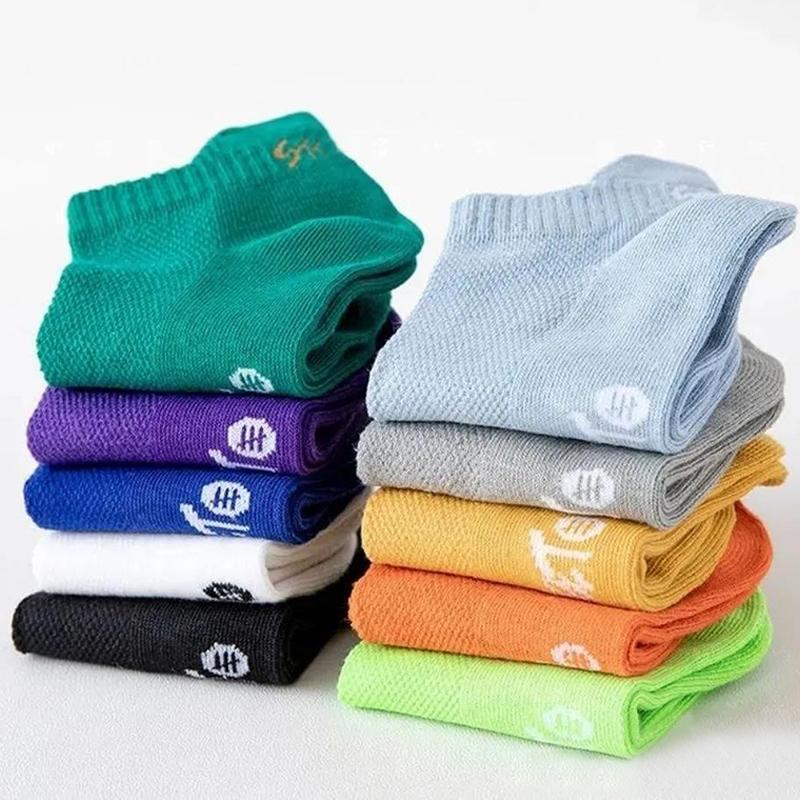 4 par herremote ensfarget bokstav ankelsokker høykvalitets elastisk mesh pustende deodorant korte sokker for menn