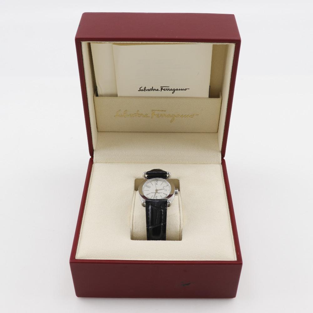 Salvatore Ferragamo Zegarki biała tarcza Stal nierdzewna/skóra Kwarcowy Wyświetlacz analogowy Kobiety Używany