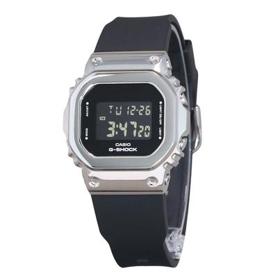 G-Shock Dijital Metal Çerçeve Reçine Kayış Kuvars GM-5600U-1 200M Erkek Saati