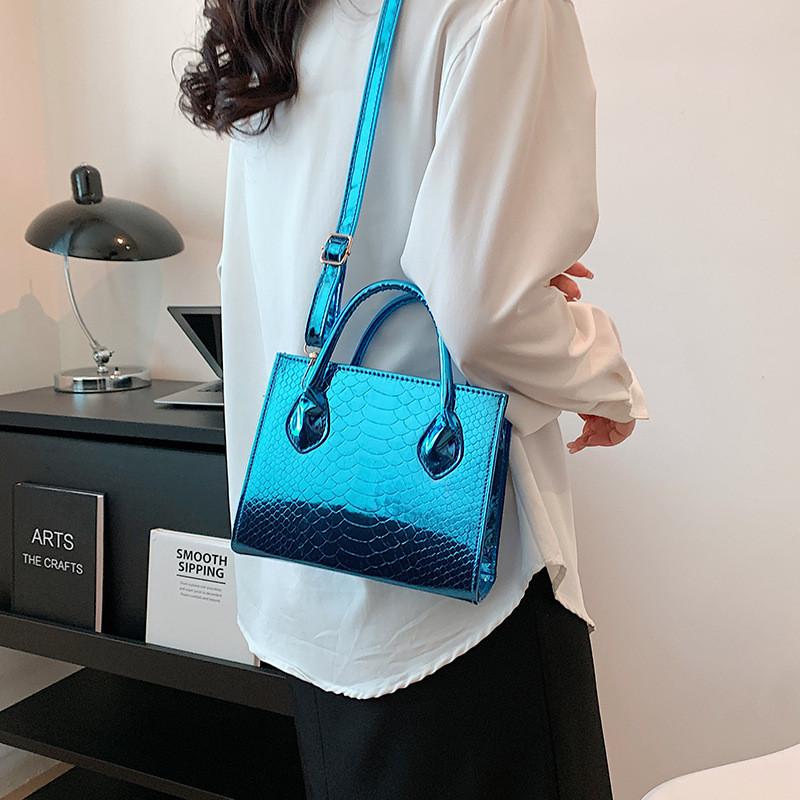 Chic Korean Style Small Handbag For Women Featuring Trendy Zipper Closure And Soft Pu Material