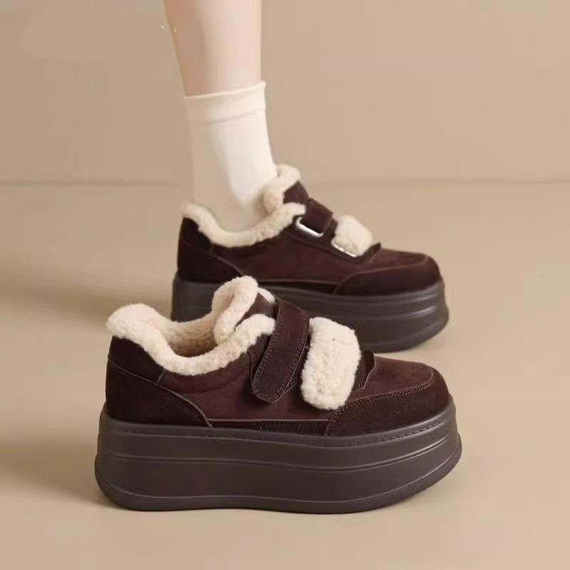 Leather thick heightened sole snow boots women's new warm cotton shoes in autumn and winter are not tired women's shoes velvet casual board shoes