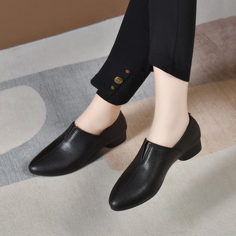 Small Soft Leather Shallow Mouth Single Shoes Autumn New Comfortable Pointed Soft Sole Versatile Women's Shoes Casual Leather Shoes