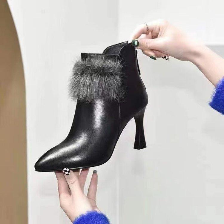 Xiaoxiangfeng High-heeled Short Boots Women's 2025 Autumn and Winter New Pointed-toed Temperament Mink Hair Fine-heeled Wine Glass and Fashion Bo