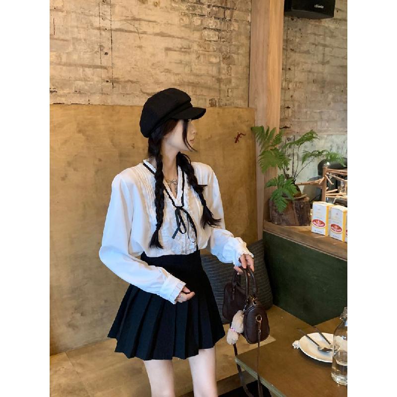 Retro V-neck tie bow blouse for women, spring and summer long-sleeve design with ruffled lace top