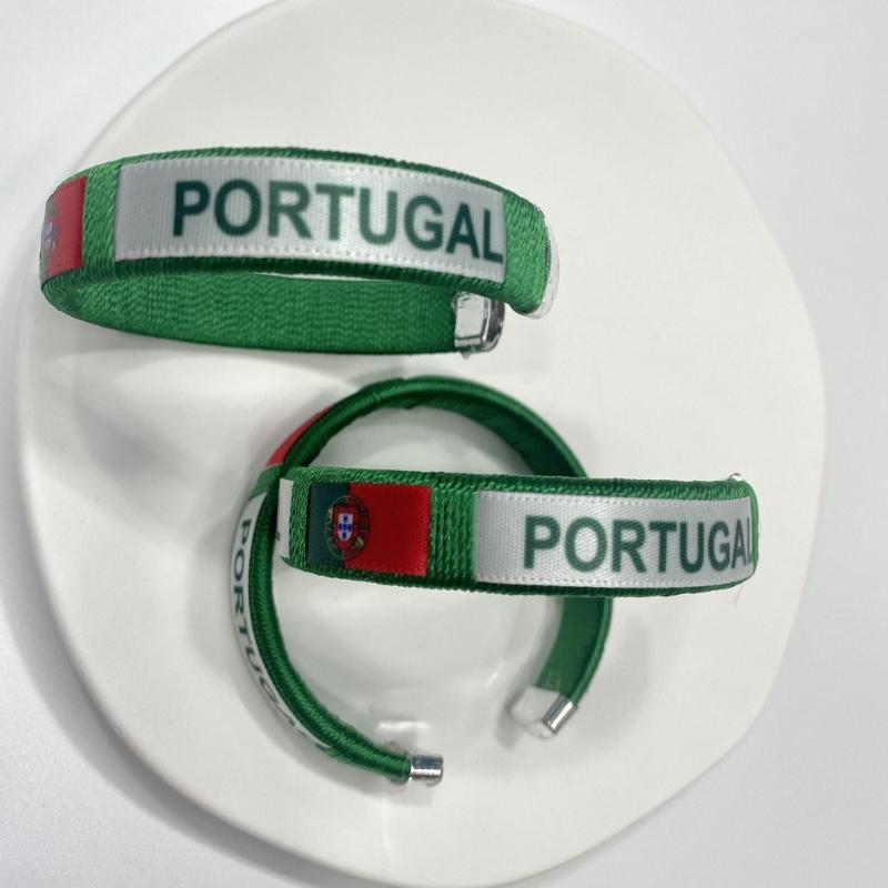 Stylish Country Flag Alloy Bracelet Football Fan Bracelet Country Flag Wristband Alloy Texture Perfect for Football Fan