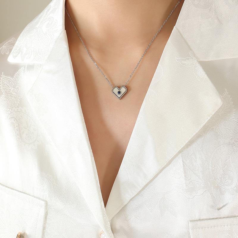 Elegant Heart Pendant Necklace with White Mother-of-Pearl and Zircon, Perfect Gift for Girlfriend or Best Friend, Internet Celebrity Style Jewelry.