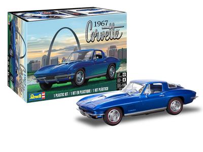 German Revell American Revell 67 Corvette Coupe Plastic Model 14517 Molding Color (Revell) 1/25