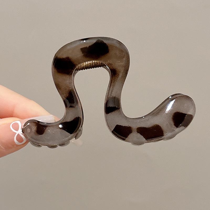 Elegant Large Hair Claw Clip for Thick Hair - High-End Korean Updo Shark Clip
