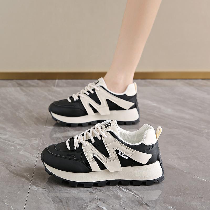 Fashion 2024 Autumn Women's Thick Bottom Korean Edition Soft Bottom Casual Anti Slip Sports Shoes