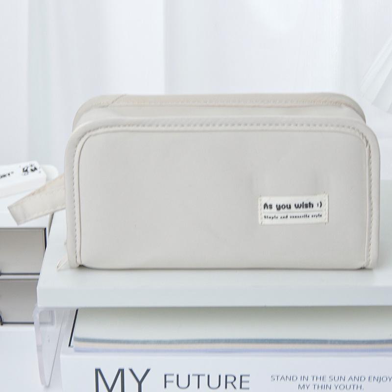 

Пенал Панда - 2023 Большая вместимость Японский стиль для девочек, Подходит для учеников средней и начальной школы. грязно-белый