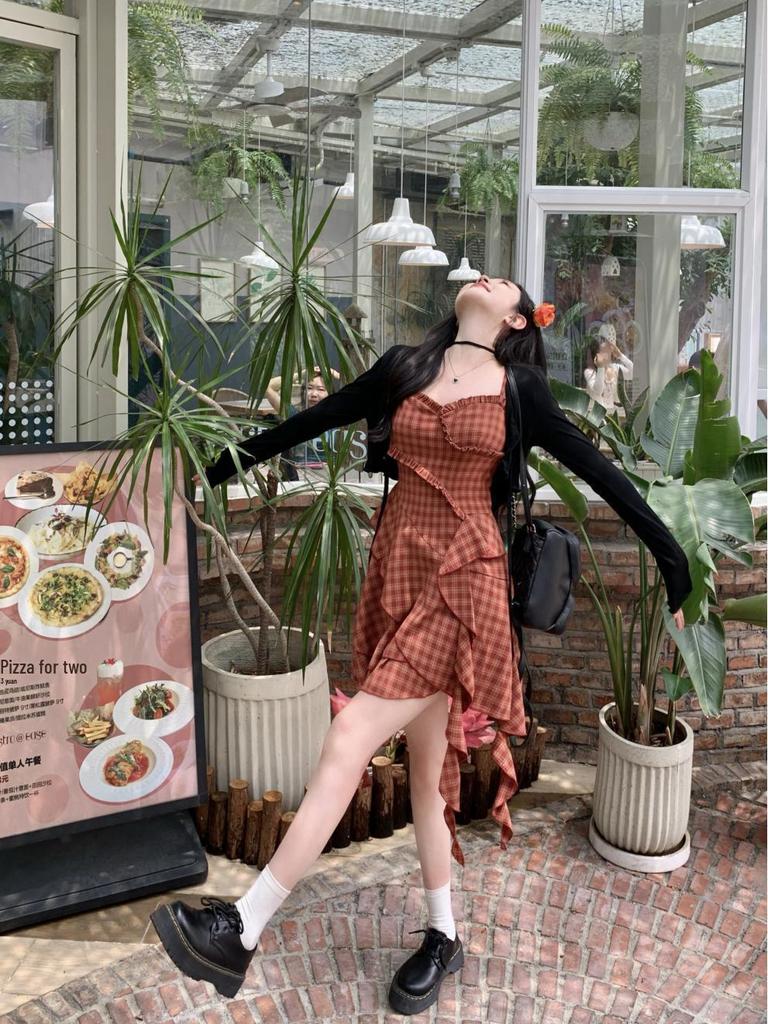 Women's Large Sun Protection Ruffled Plaid Skirt and Top Set