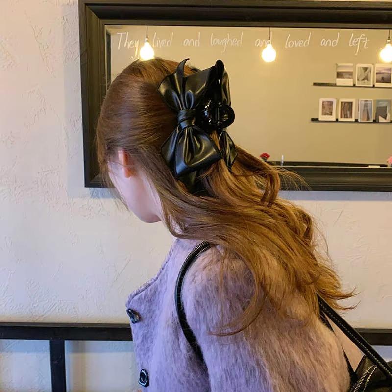 Vintage PU Bow Hair Claw Clips for Women Elegant Bowknot Hairpins Barrettes Hair Accessories Large Size Ponytail Hair Clips Crab