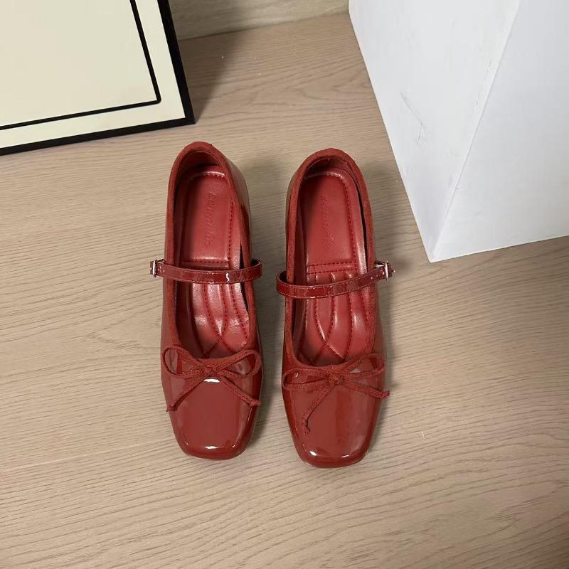 

One-word buckle inner height increase single shoes women s new autumn small thick heel Mary Jane small leather shoes 34 красный