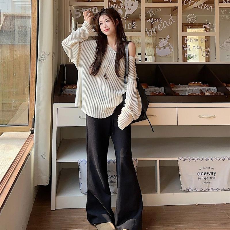 Lazy Loose Sweater Cover Slanted Shoulder Long Sleeved Knitted Sweater Women's Spring Design Sense Spicy Girl Versatile Top