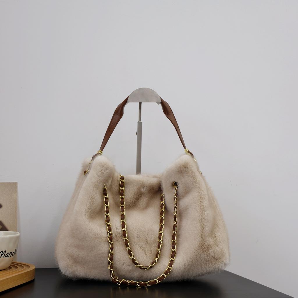 Elegant Faux Fur Shoulder Bags for Women Large Capacity Ladies Soft Plush Chain Handbags Fluffy Solid Color Underarm Bags Winter