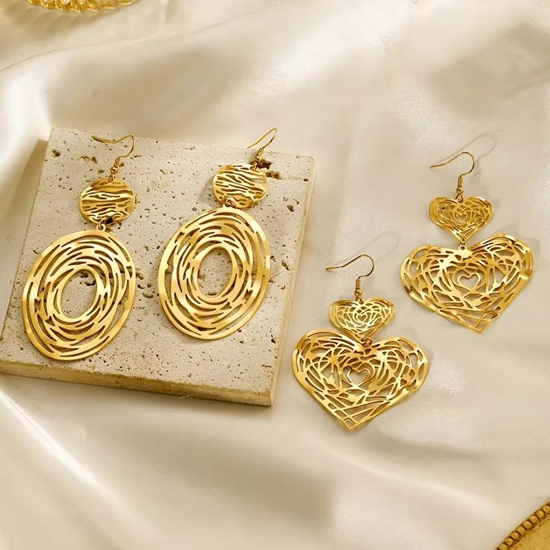 Creative Geometric Exquisite Design Hollow Out Heart Pendant Earrings Fashion Personality Stainless Steel Earrings Daily Wear