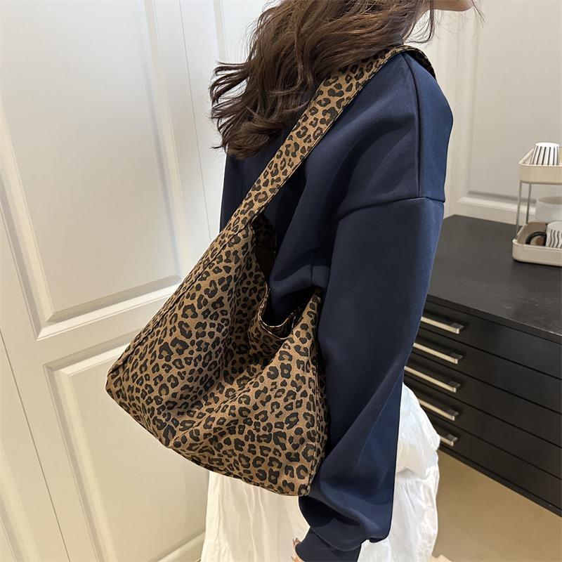 Leopard Print Cotton Cloth Tote Bag Women's New Fashion Popular Simple Commuter Bag Casual Retro Shoulder Bag