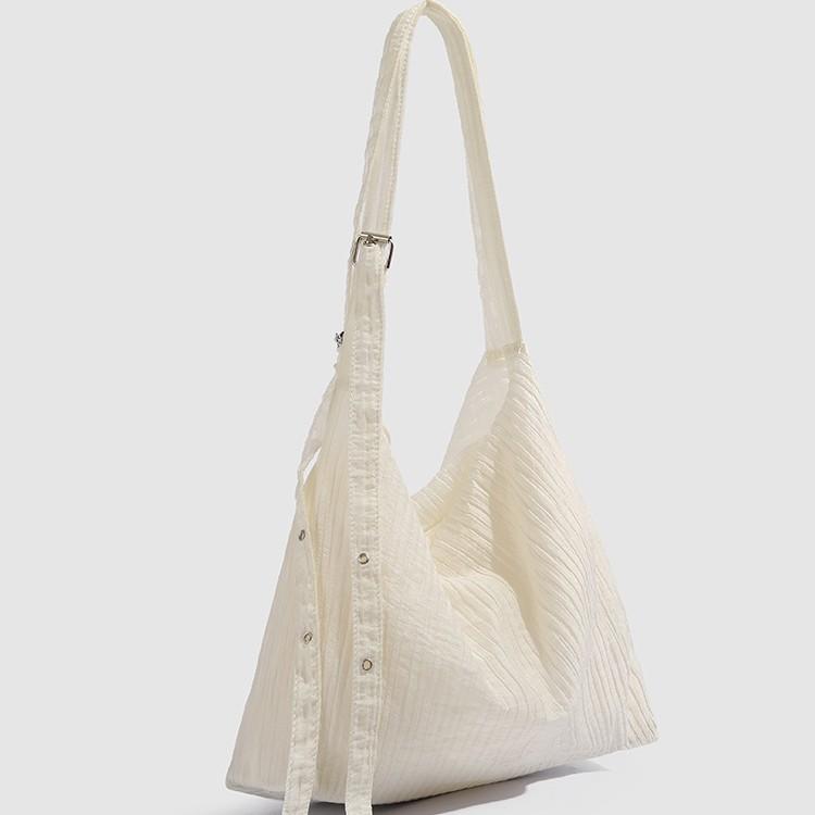 Unique large-capacity canvas bag for women, 2025 new model, versatile for daily commuting, crossbody bag for school, single-shoulder tote bag