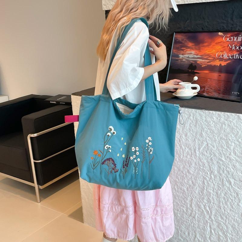 Summer new retro tote bag large capacity embroidered shoulder bundle mouth bag student class commuter bag