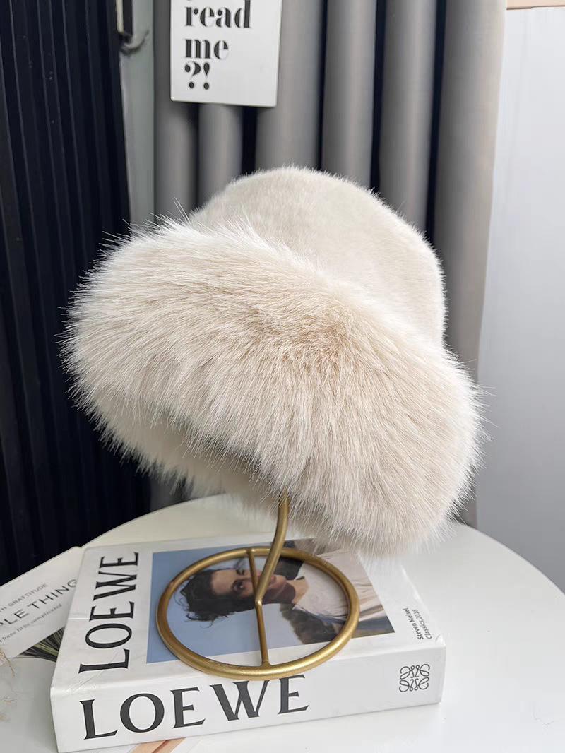 

Women s Faux Mink Fur Mongolian Hat: Windproof, Cold-Proof, Warm Fisherman Style with Ear Protection for Fall and Winter. бежевий