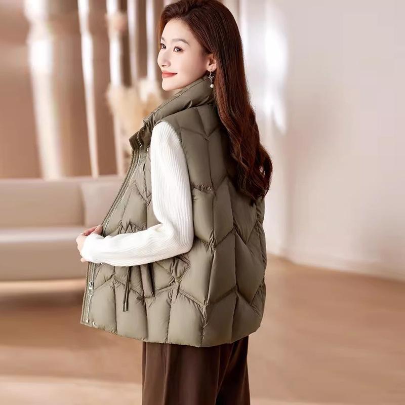 Stand-up collar down vest women's 2024 winter new fashion design sense twist rope warm vest outside vest tide