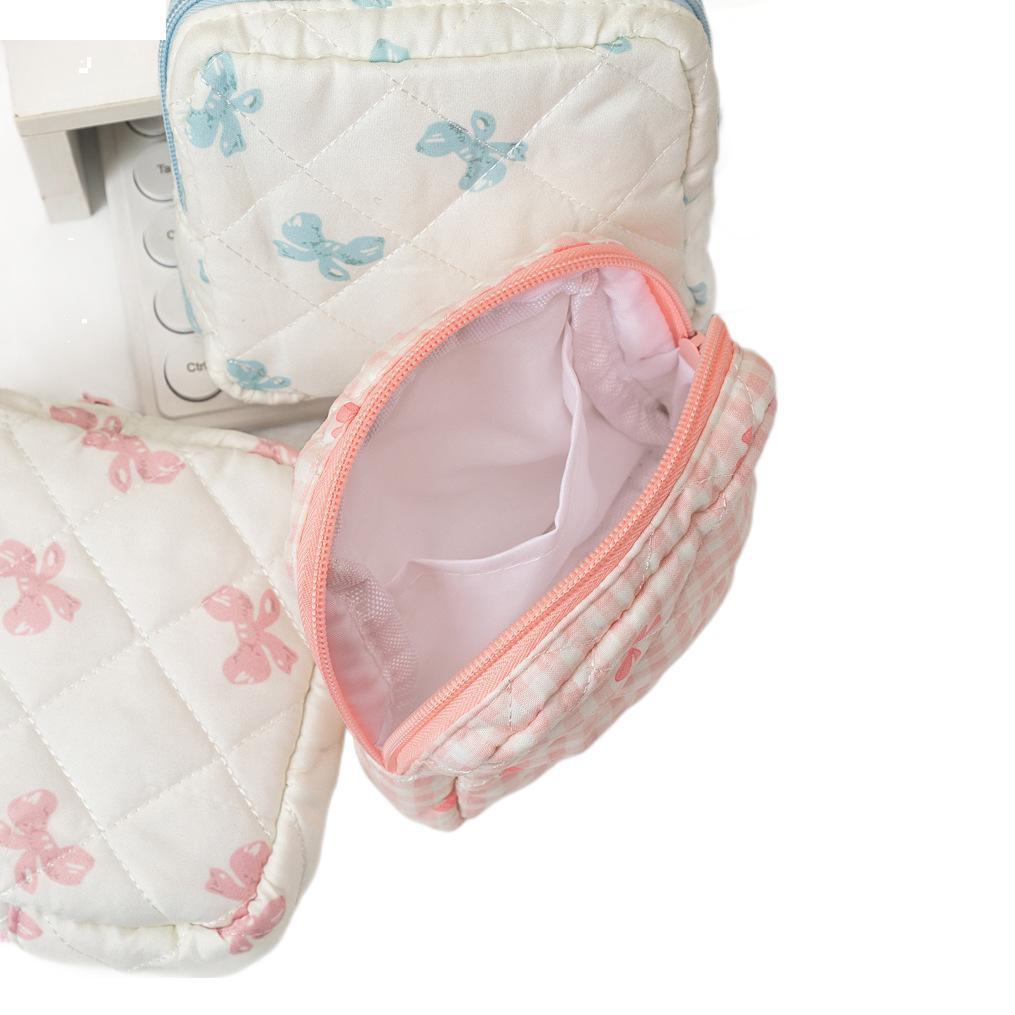 Classic Heart Makeup Bag With Cotton Material Portable Travel Organizer For Daily Use