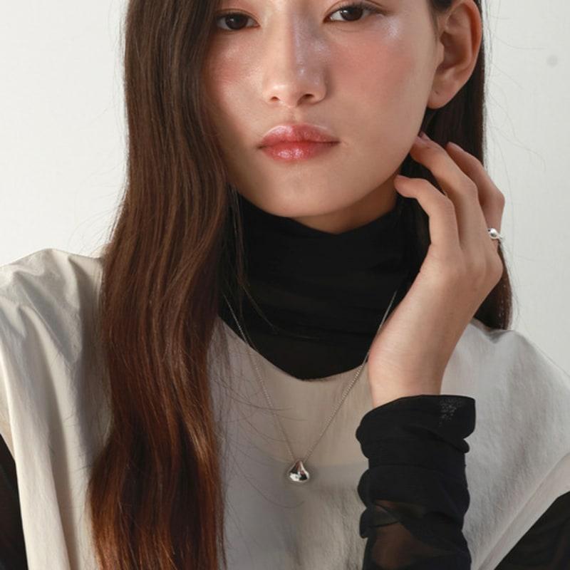 REINDEER GROTTO NECKLACE 01