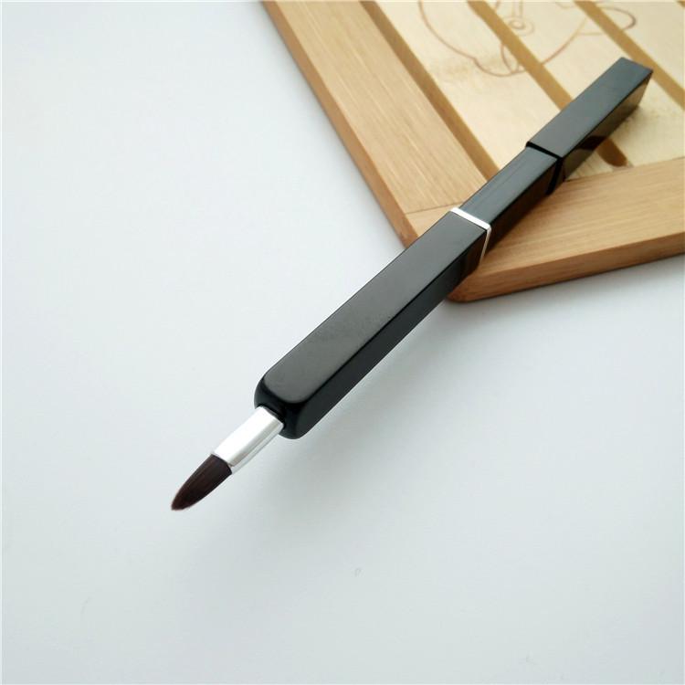 Retractable Lip Brush with Lid - Concealer and Lipstick Makeup Tool Compact