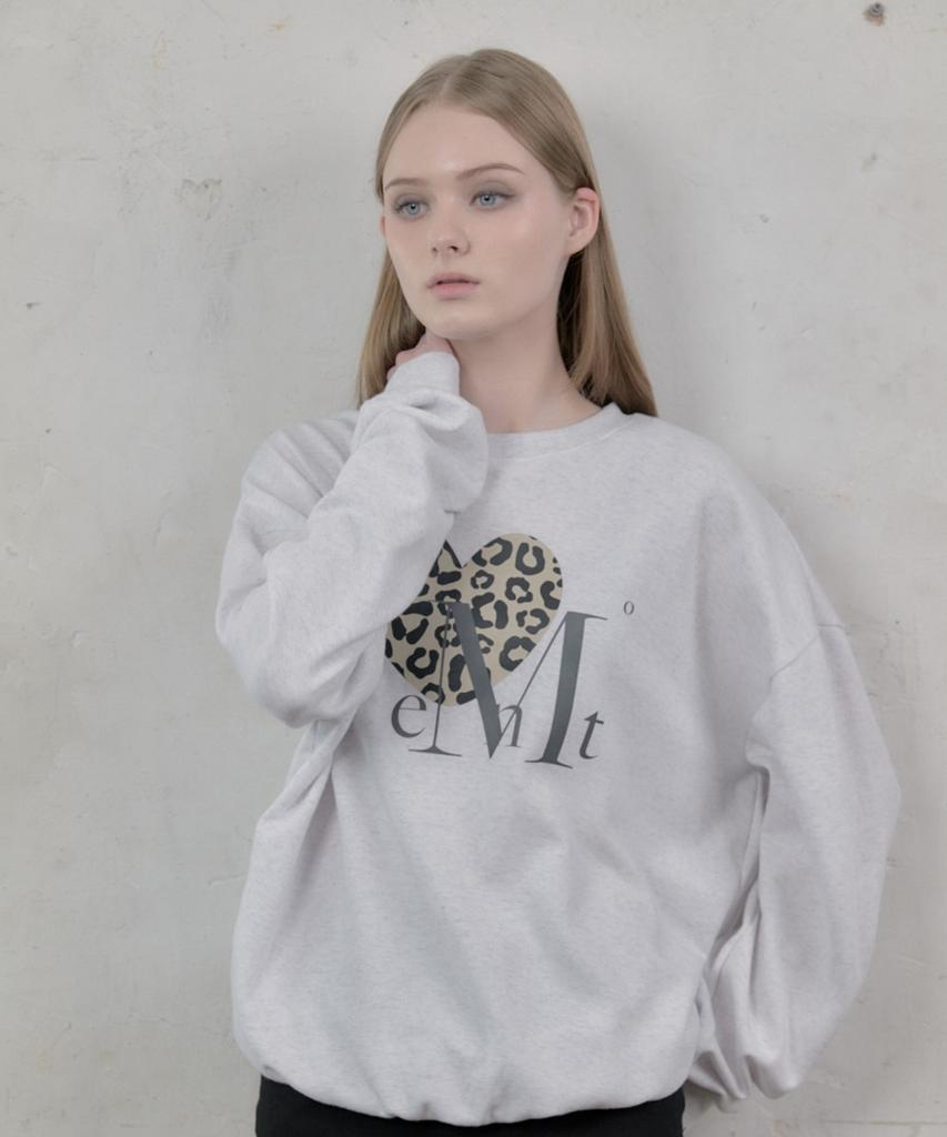 Mucent Sierra Leopard Heart Sweatshirt Unisex (2 Colors)