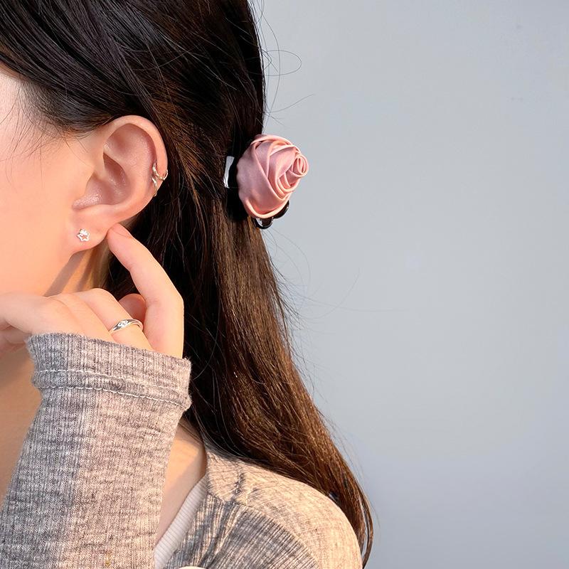 Pendientes de Estrella de Circonita Hueca para Mujer Mini Pequeños y Exquisitos Pendientes de Verano de Nuevo Estilo