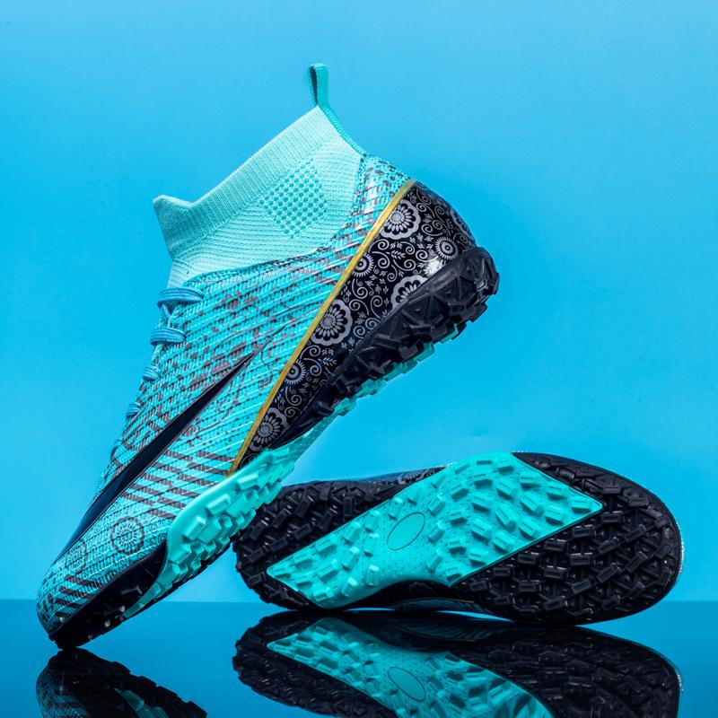 Kinder Fußballschuhe mit langen Stollen und hohem Schaft für Kunstrasentraining